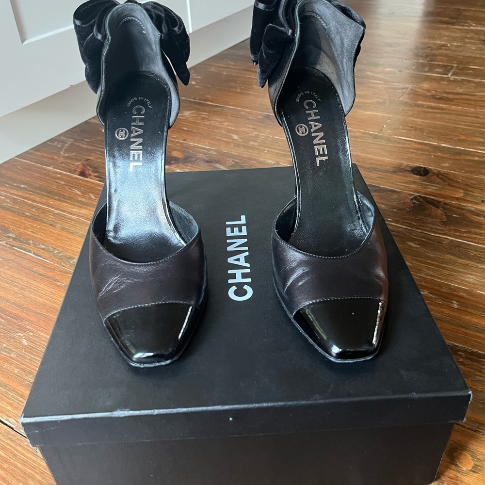 Vintage 2002 *RARE* Chanel D’orsey Pumps